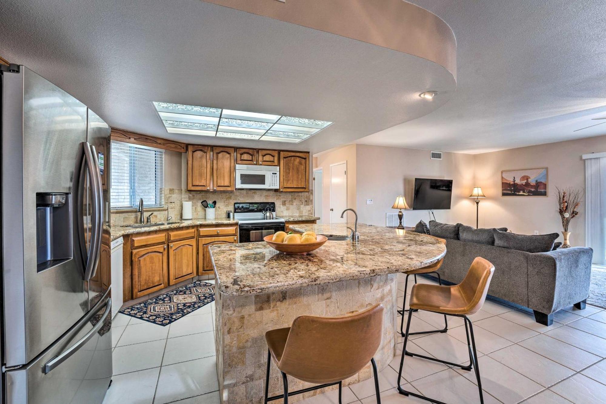 Pet-Friendly Lake Havasu City Retreat With Pool! 외부 사진